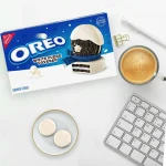 OREO White Fudge Covered Chocolate Sandwich Cookies - Image 2